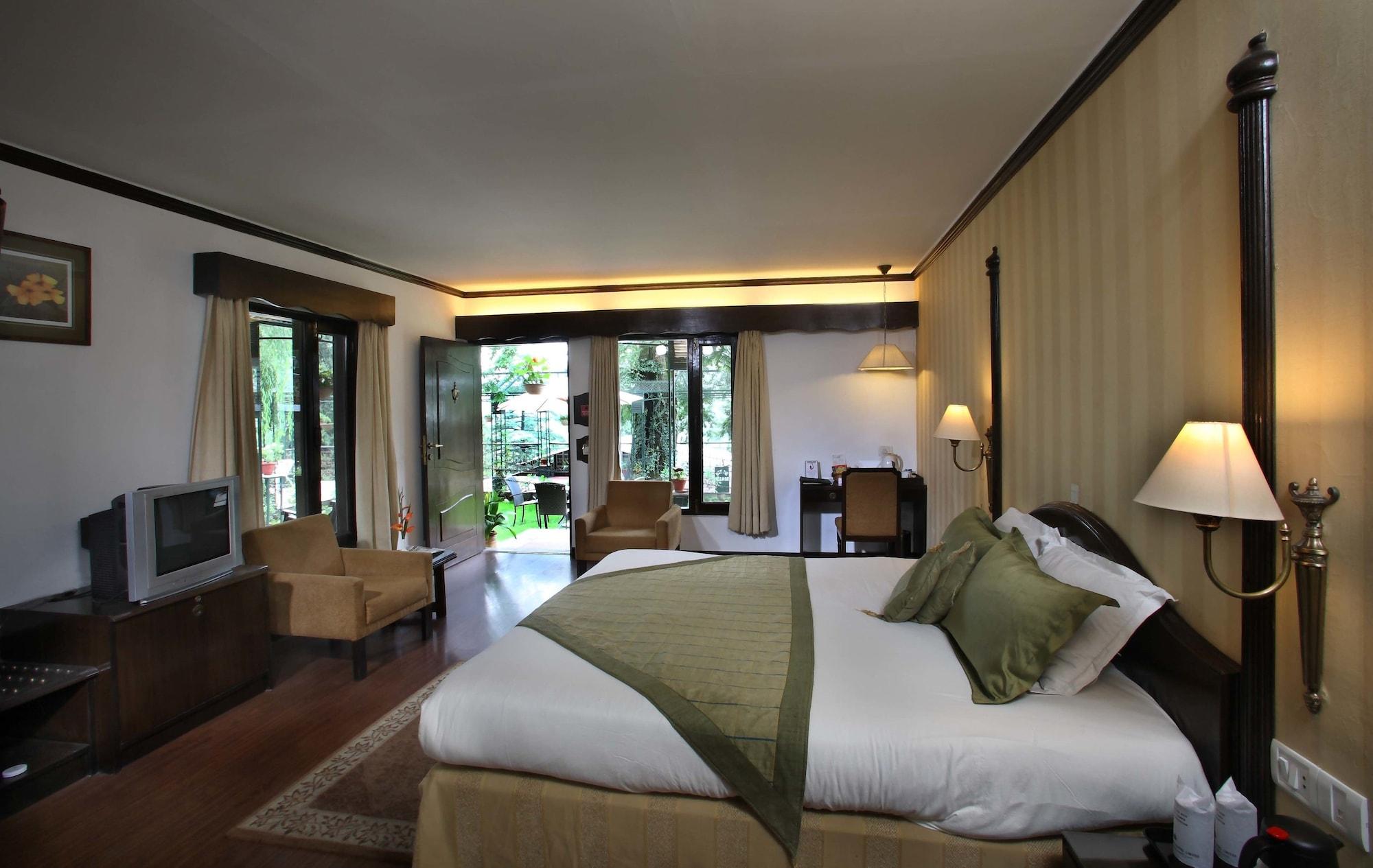 Resort Shervani Hilltop Nainital