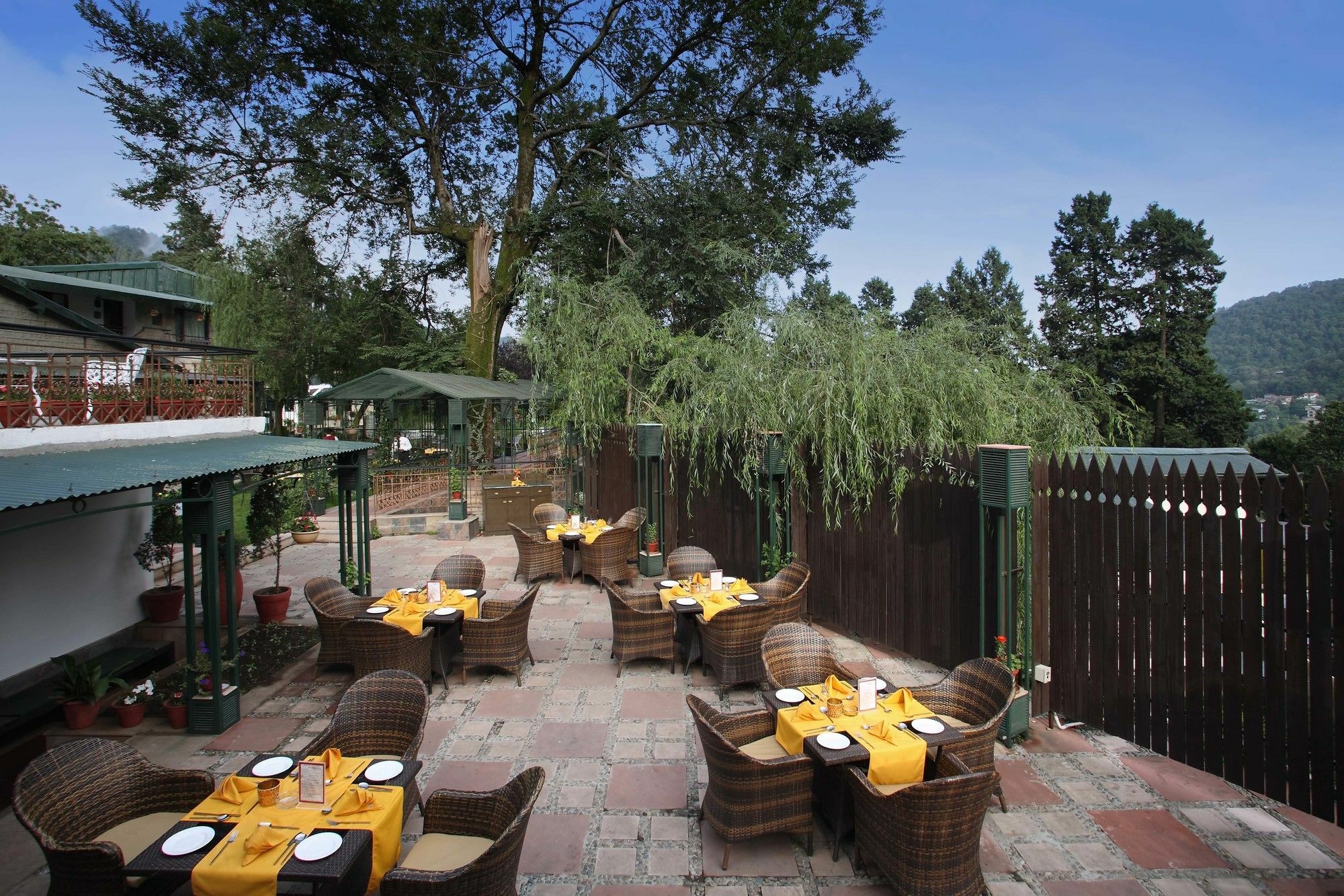Shervani Hilltop 4* Nainital